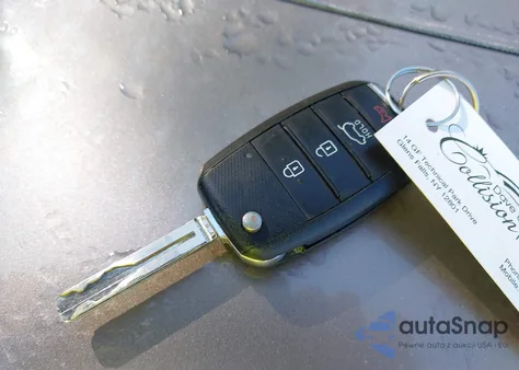 2020 Kia Sportage Lx z USA, uszkodzony, nr VIN KNDPM3AC2L7827491